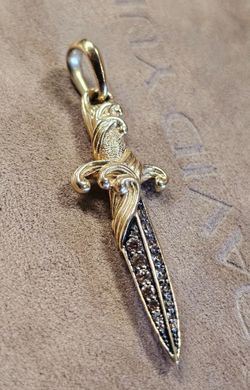 David Yurman Waves Dagger Amulet
18K Yellow Gold with Cognac Diamonds, 44mm