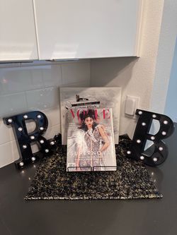 VOGUE Magazine February 2022 Issue Model Hoyeon Jung Cover (Authentic)