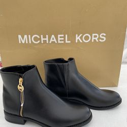 Michael Kors heel ankle boots- Women's - Black/Brown size 7 NEW serious inquiries only  Pick up location in the city of picó Rivera 