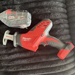 Milwaukee  HACKZALL Reciprocating Saw With Battery 