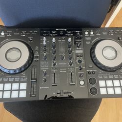 Pioneer DDJ-800 DJ Controller — Barely Used, Original Box + Gator Case