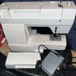WHITE W450 Sewing Machine – 50+ Stitch Functions – Includes Pedal & Box 