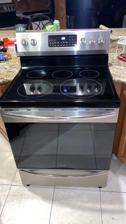 Frigidaire Gallery Series Glass Top Stove With Self Cleaning, True Convection, Air Fry Oven