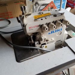 Juki MO-6700 sewing machine