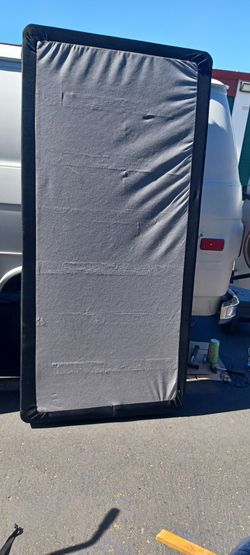 BOX SPRING 80X38 EXCELLENT CONDITIONS LIKE NEW 