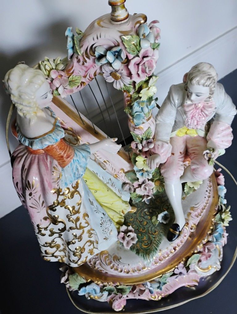 Vintage Victorian Italian Capodimonte Style Porcelain Table Lamp with Shade Frame
