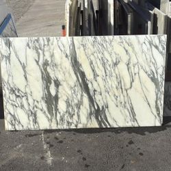 Calacatta Marble Remnant – 46” x 23” (2cm)