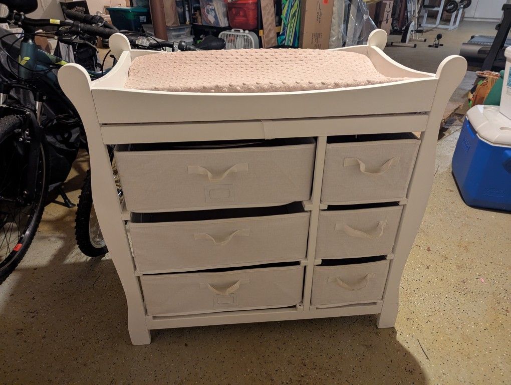 Baby/Toddler Dresser/Changing Table