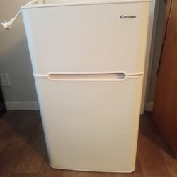 Costway refrigerator 
