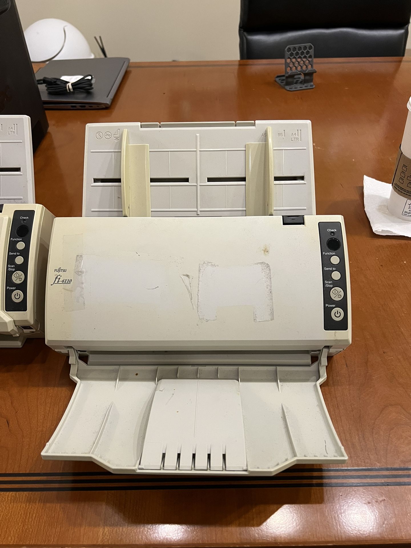 er. It is a workgroup scanner designed for desktop use, featuring high-speed scanning and a