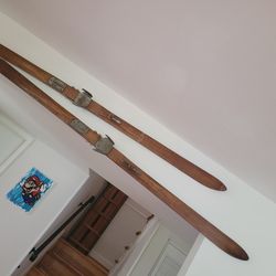 Antique Skis