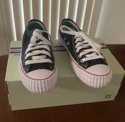 Women/ Men’s shoes