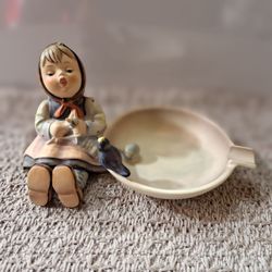 Vintage Hummel Happy Pastime Ashtray Little Girl with Bird Porcelain 

