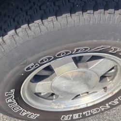 Chevy 5 lug wheels Goodyear tires are like brand new the tire size is 235/75r15 for all of them .Price is Firm! 