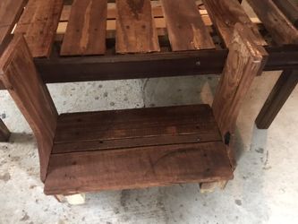 Camas para perros las hago de madera a la medida chicas y medianas regó de varios precios