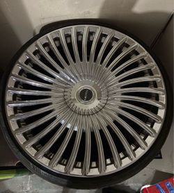 Motiv Chrome Rim with Tire