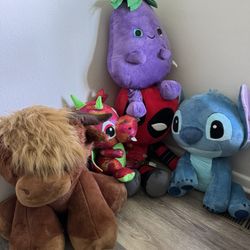 Plushies/ Stuffed Animals  