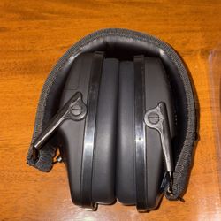 AXIL TRACKR Bluetooth Electronic Hearing Protection – Never Worn