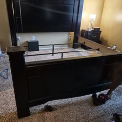 King Bedroom Set