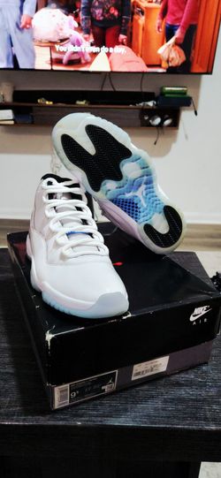 Air Jordan 11 Retro "Legend Blue" - Size 9.5 (with OG Box / Pristine Icy Soles)