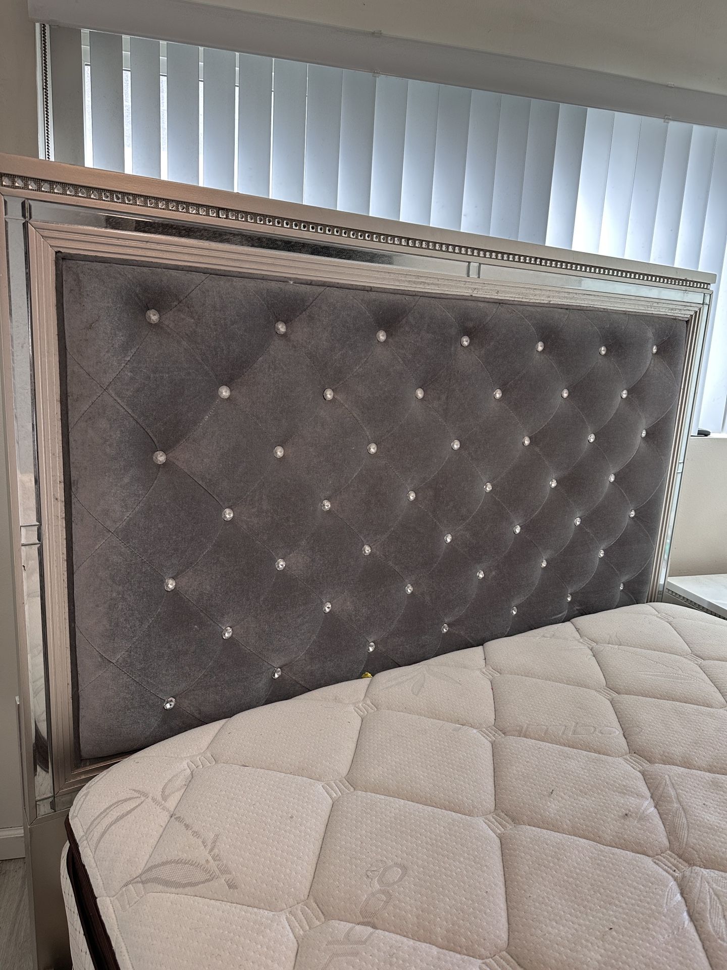 Queen Bed Frame, Good As New!!! 