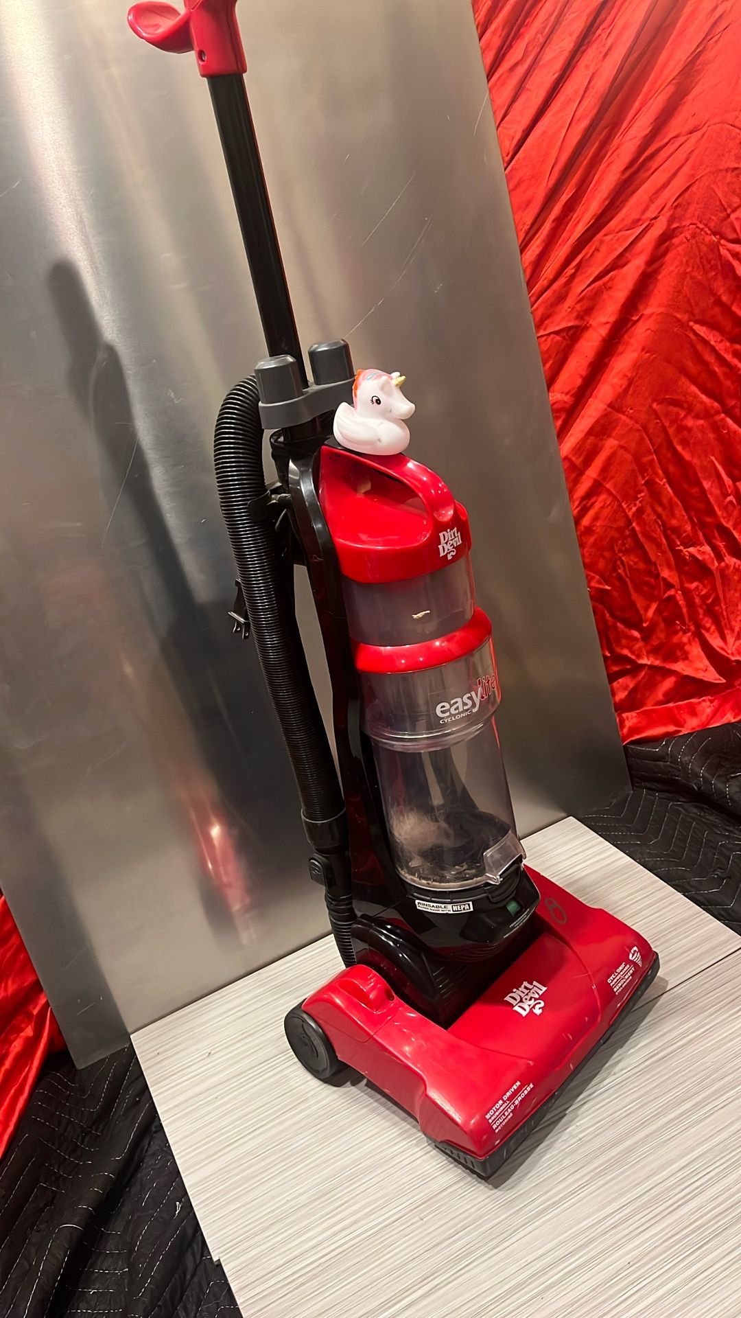Dirt Devil Easy-lite Bagless Upright
