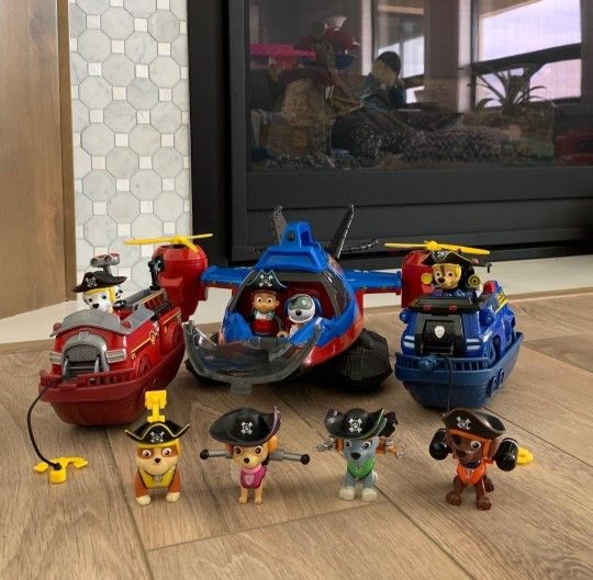 Paw patrol pirate ship cheap toy