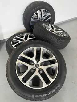Land Rover Defender full set wheels and tires almost new 255/60/20