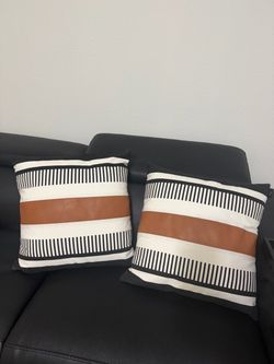 Set of 2 pillows black, white and caramel 20”x20”