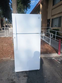 Kenmore apartment size fridge