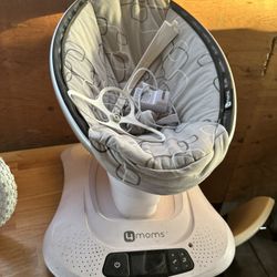 moms MamaRoo Multi-Motion Baby Swing