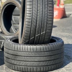 PAIR OF TIRE 275 40 20 BRIDGESTONE 85% LIFE