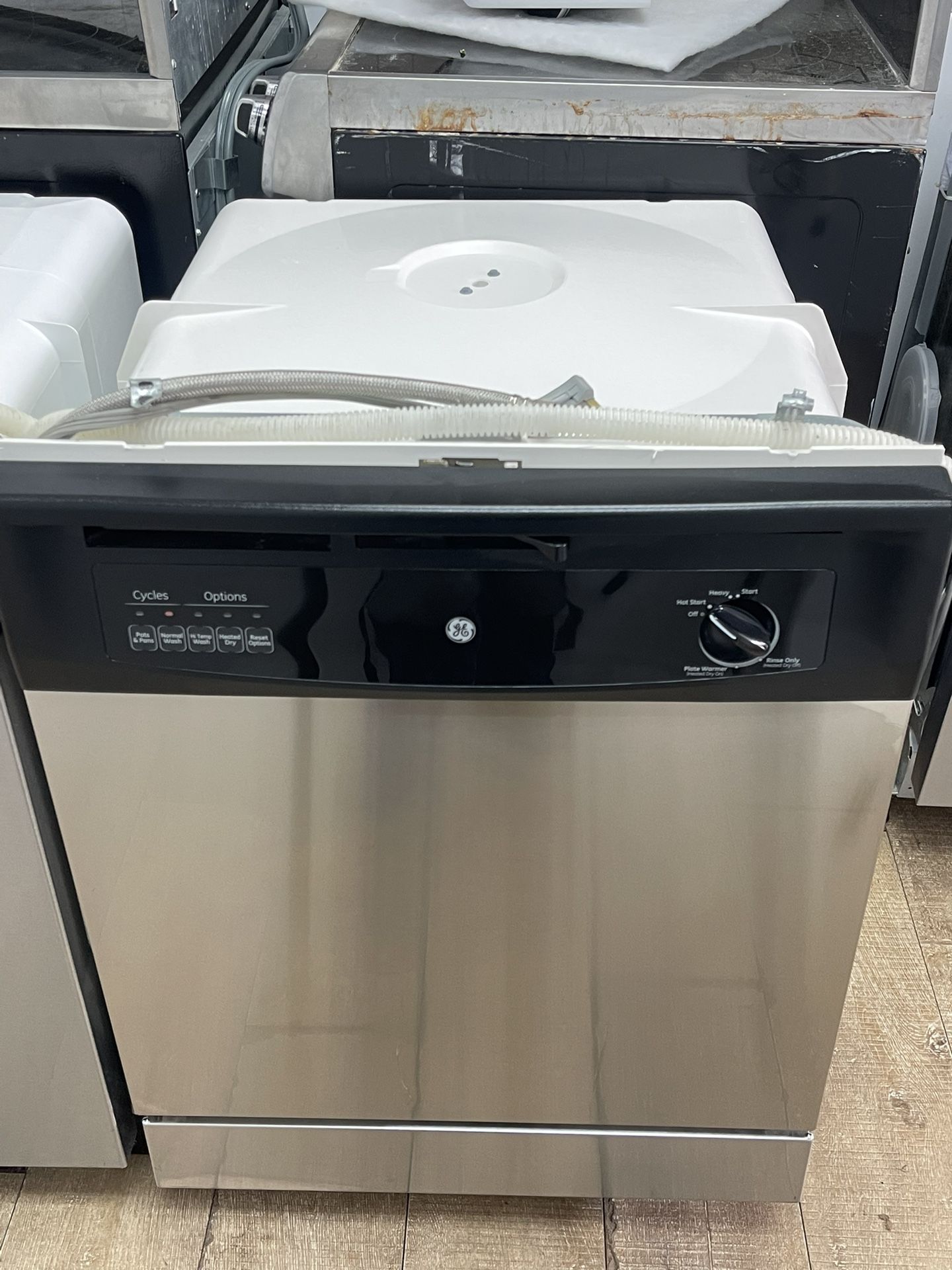 G.E Dishwasher In Excellent Condition