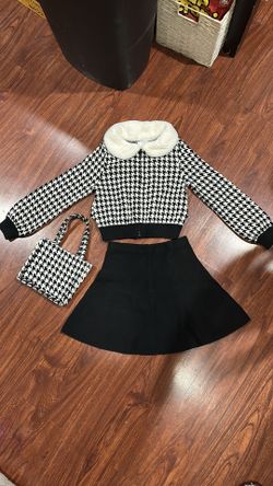 Girl’s size 7/8 Max Studio Set