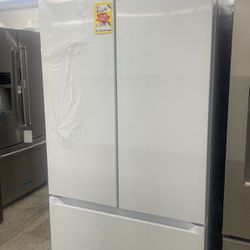 Refrigerator 33” Width 18 Cu Ft French Door 
