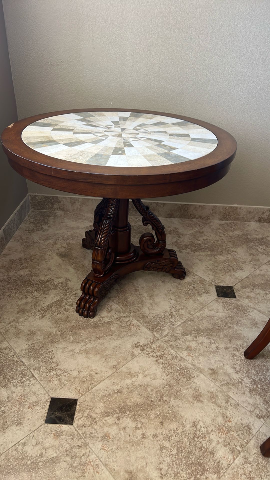 Round Table
