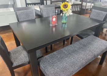 Dining table set