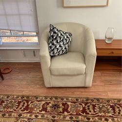 Modern Swivel Chair 