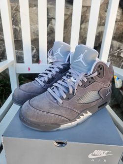 Gray wolfs jordans5 like new 10.5 with receipts in hand