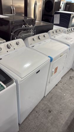 Maytag, Electric Dryer and Topload Washer set