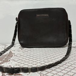 Small Nine West messenger style leather shoulder bag w/ chain strap
