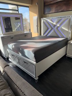 Queen bed room Set On Sale