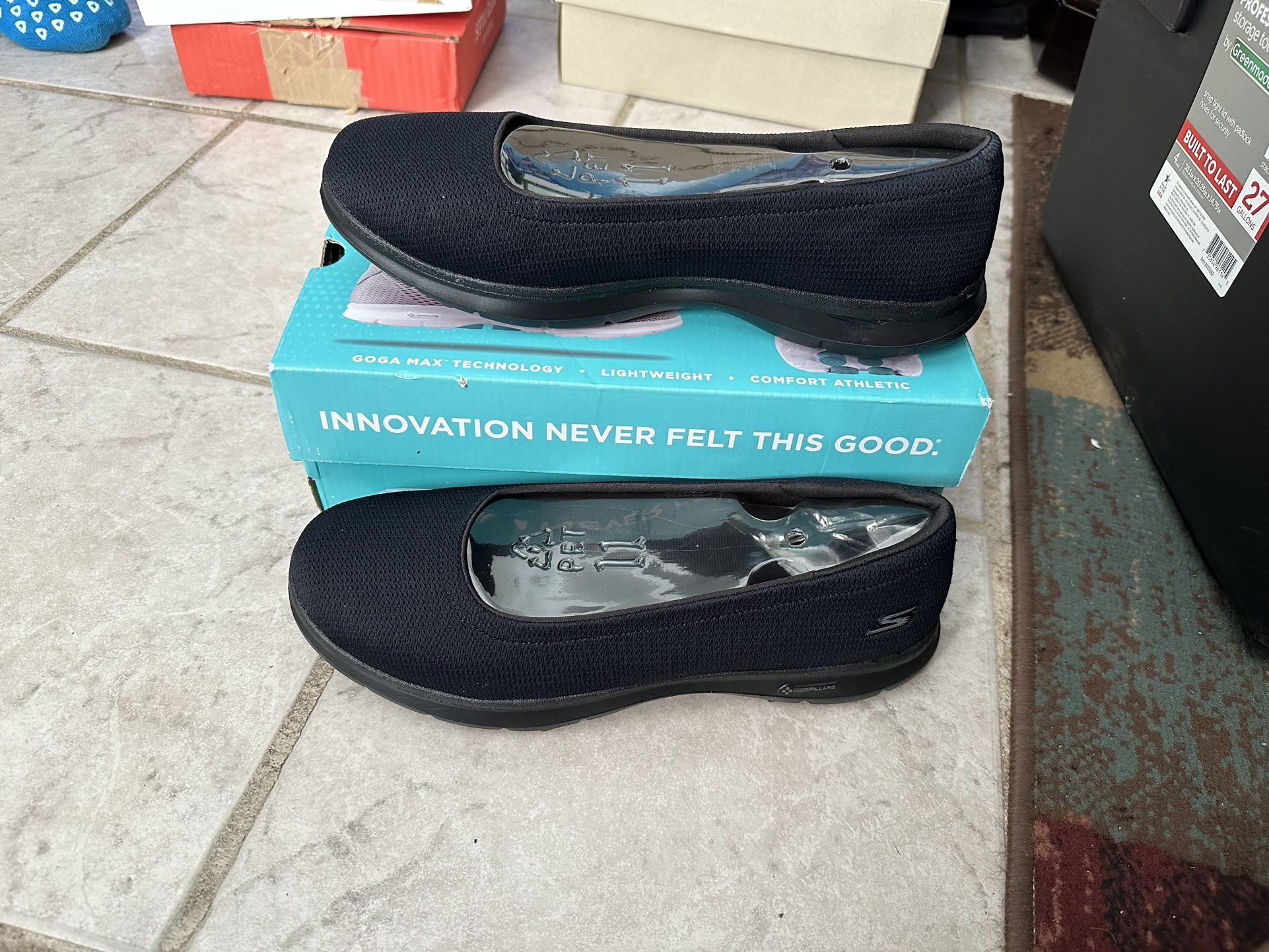 Skechers