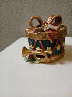 Fitz & Floyd ceramic drum Christmas lidded box