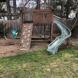 Swing set 