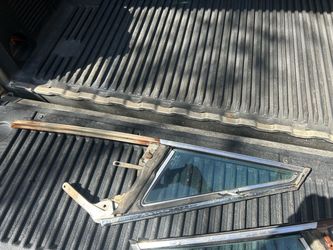 Front wing windows