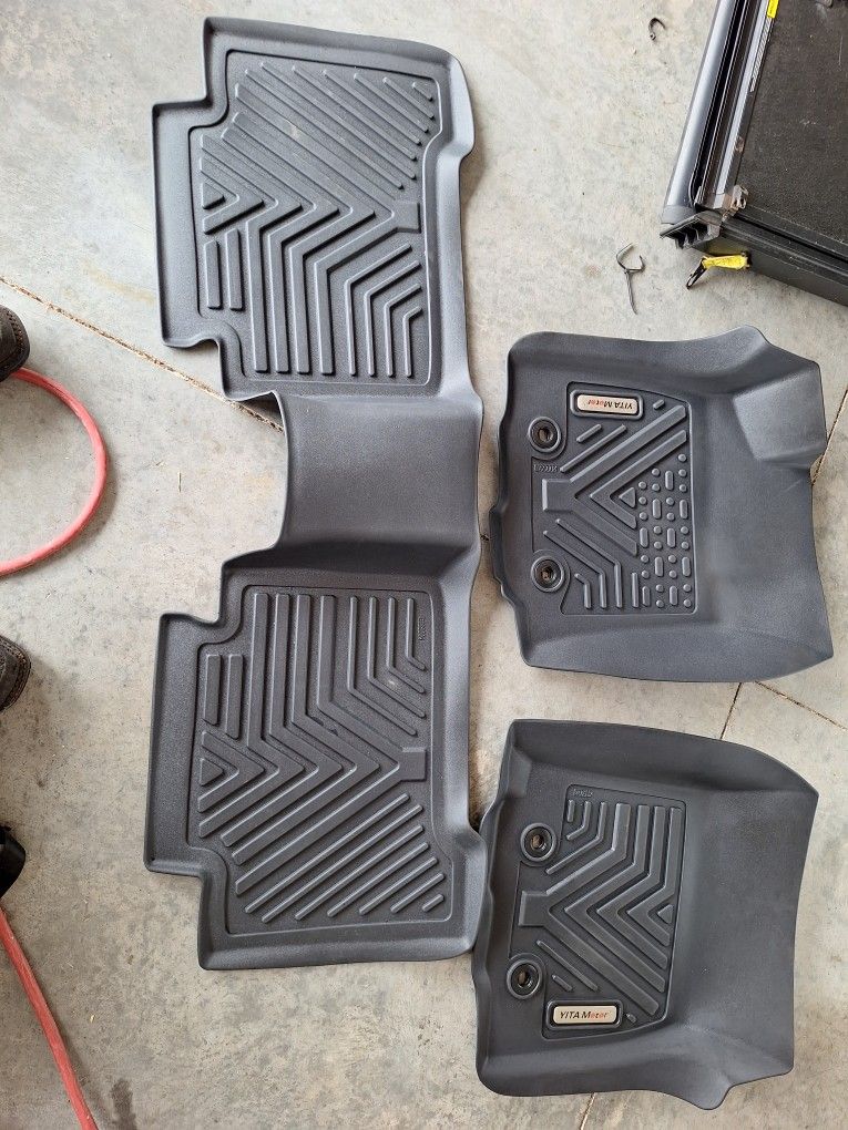 2018 Toyota Tacoma Floor Mats