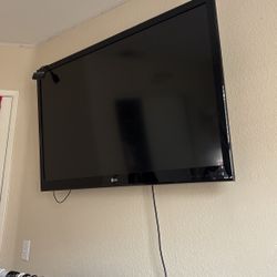 43 inches LG smart tv