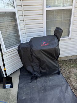 TRAGER GRILL