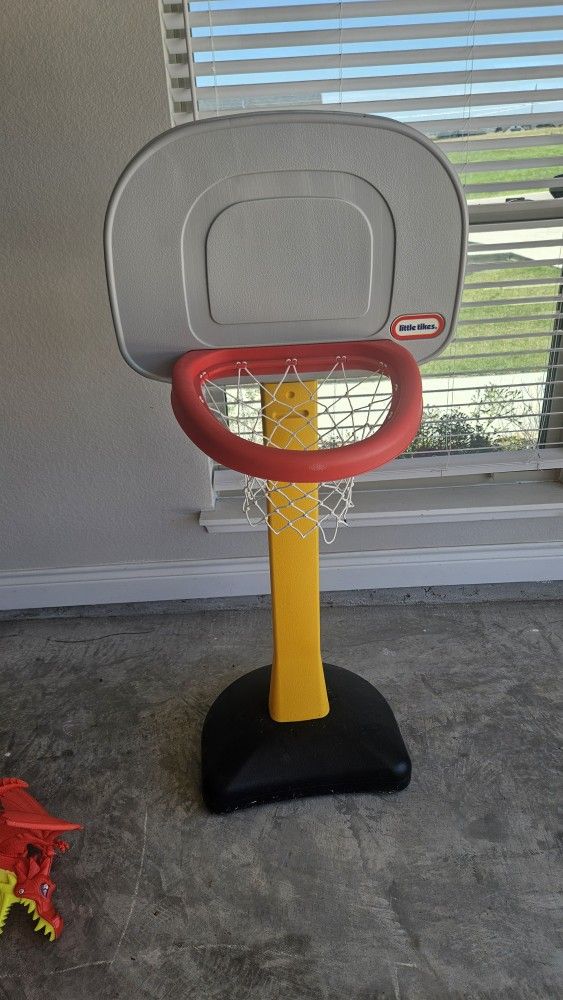 Little Tikes Basketball Hoop